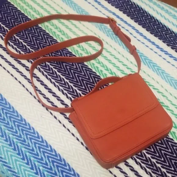 FEED "BLAIR" BAG IN BRICK RED BY EADIE BLAIR - Picture 5 of 8